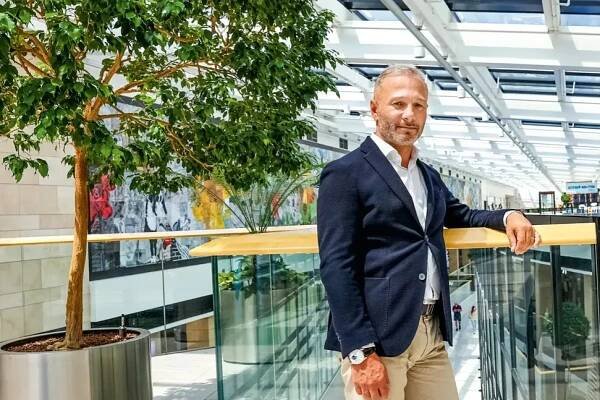 Developer Morávek: Barvitý příběh neviditelného muže
