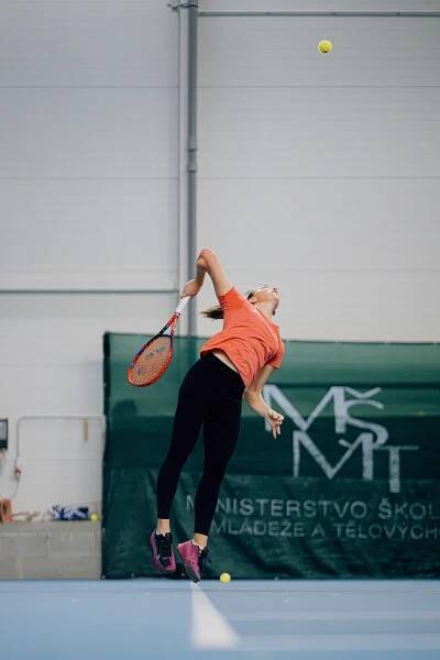 Yonex — Eliška Ticháčková