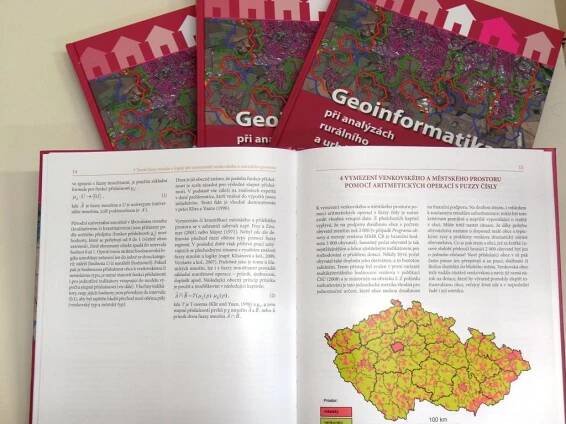 Soutež o knihu "Geoinformatika při analýzách rurálního a urbánního prostoru"