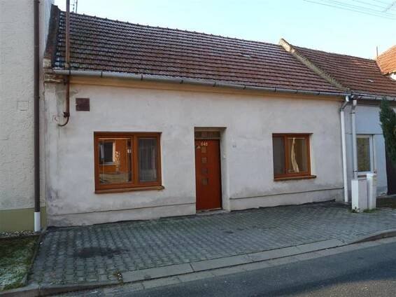 Rodinný dům v obci Ostrožská Nová Ves (Uherské Hradiště) - GALERIE: Nevydražené nemovitosti - 13. 11. (6/12)