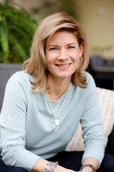 About Claire Booth - Entrepeneur, Speaker & Author