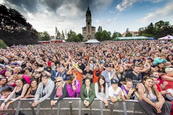 Festival Mezi ploty 2024: Místo, kde se setkává kultura, lidskost a talent bez bariér