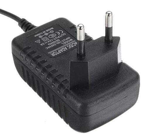 Univerzální napájecí adaptér 230V na 12V autozásuvka 7