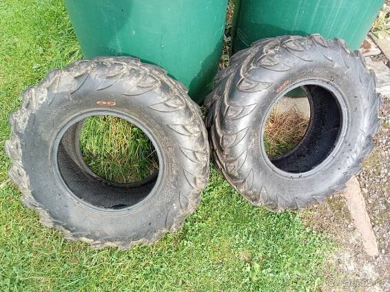 Pneu 25x10-12 - Semily