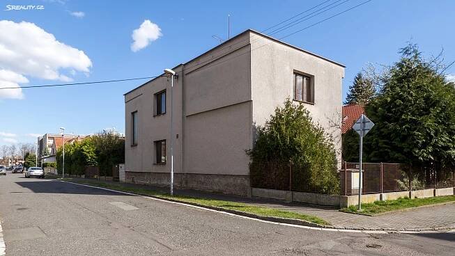 Prodej  rodinného domu 235 m², pozemek 583 m², Fügnerova, Pardubice - Rosice