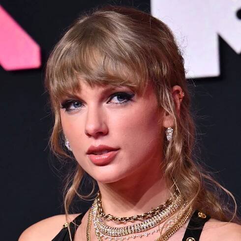 Taylor Swift Didn't Actually Get a Bob, But She Had Me Fooled for a Minute There — See the Photos