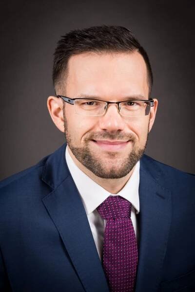 Jaromir Sindel HLAVNÍM EKONOMEM Česká bankovní asociace (Czech Banking Association)