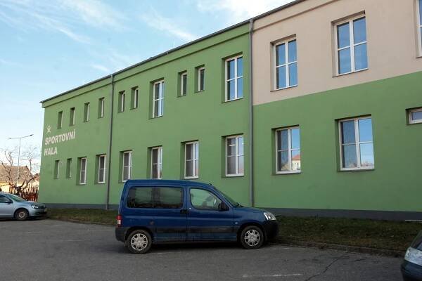 Práce na opravách tvrze v Hluku zbrzdili archeologové, tvrdí starosta