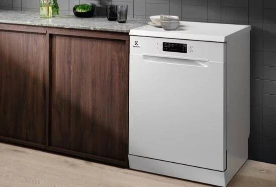 Myčka nádobí Electrolux Série 600 ESM48310SW bílá | DATART