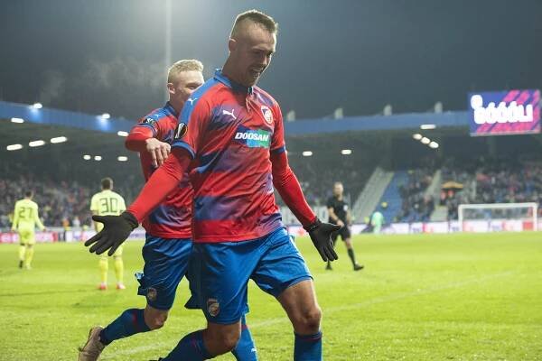 Výhru nad Dinamem Záhřeb zařídil stoper Pernica