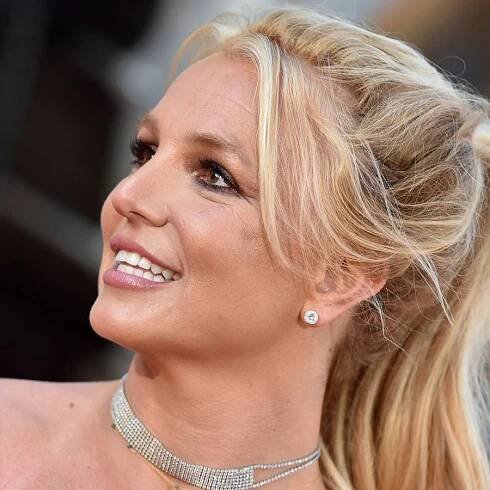 Let Britney Spears Do Pregnancy Fashion Her Own Way