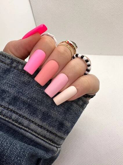 Pink Nails Acrylic 18 nápadů: Přijměte eleganci a hravost - Women-Lifestyle.com