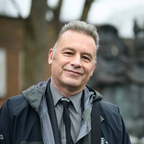 Chris Packham's summer warning to dog owners of danger that 'could lead to blindness'