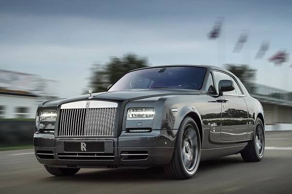Rolls-Royce a showroom v Dubaji myslia štýlovo - AutoGrip