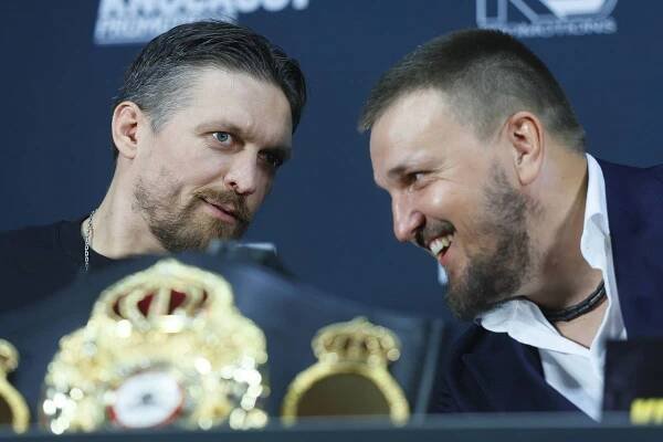 Box - Oleksandr Usyk a Daniel Dubois zarobia poriadny balík