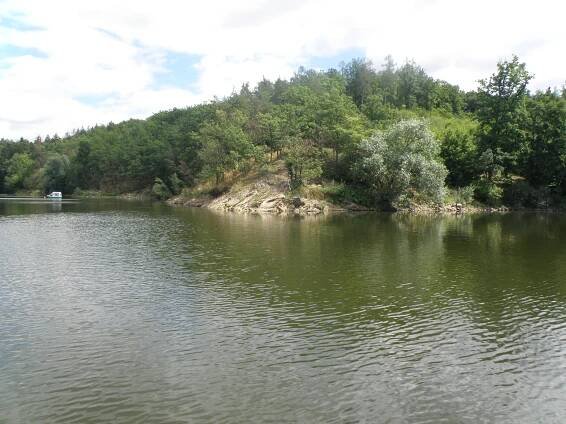 Pronájem chaty- Dalešická přehrada a u řeky Jihlavy 