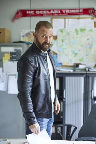 Tomáš Maštalír nakrúca nový seriál. Napínavá dráma sa na obrazovke objaví budúci rok
