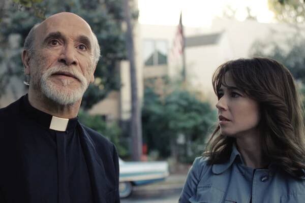 THE CURSE OF LA LLORONA, from left: Tony Amendola, Linda Cardellini, 2019. © Warner Bros. / courtesy Everett Collection
