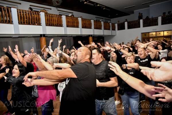 Dveře rock metalového ráje se v KD Mrákov …