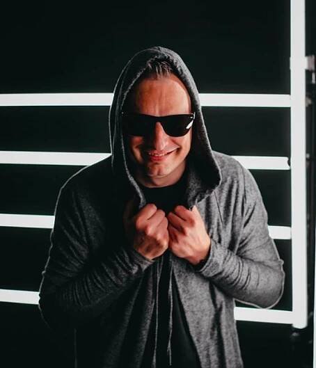 FOTO: DJ Robin zemřel při srážce s kamionem. – stránka 4