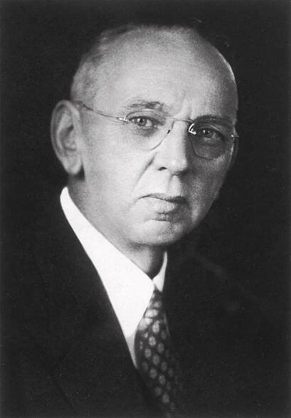 Spící prorok Edgar Cayce: Léčil neléčitelné nemoci a měl děsivě přesná vidění. Život zachránil ženě i synovi - galerie