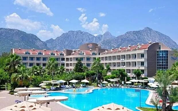Hotel s bazénem