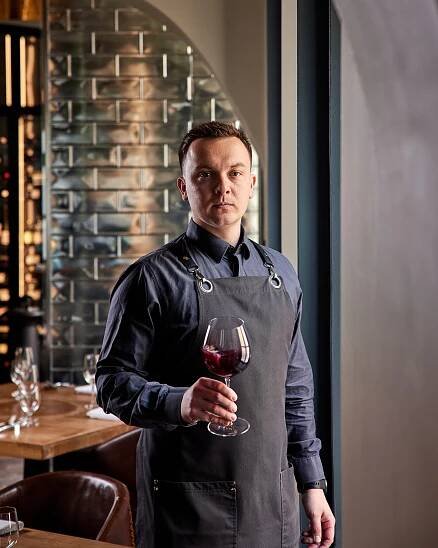 Ambiente – Práce v La Degustation Bohême Bourgeoise už na tebe čeká.