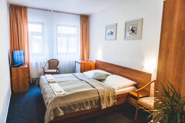 HOTEL U ČESKÉ KORUNY, Hradec Králové | Hotel.cz
