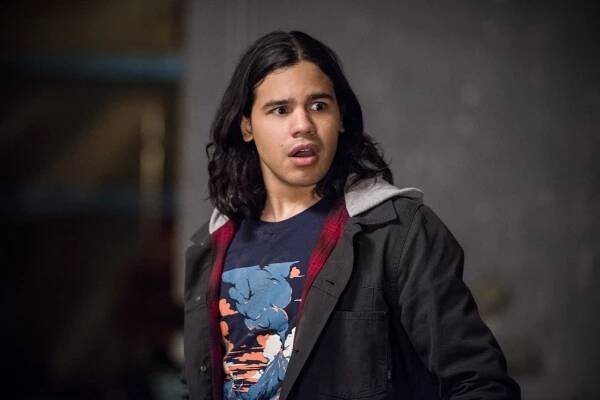 Flash - Vítejte na Zemi Dva - Z filmu - Carlos Valdes