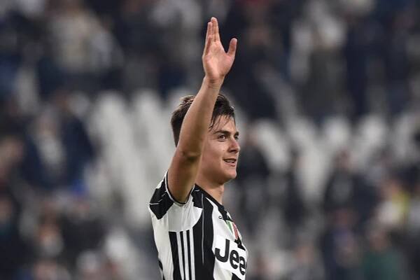 Dybala v úvodu sezony táhne Juventus, v Janově se hattrickem postaral o výhru. Inter vyhrál v Římě