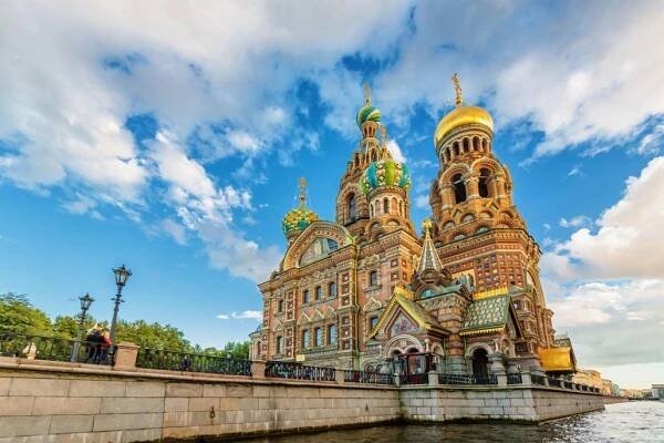 St-Petersburg-Intriuge-Hero