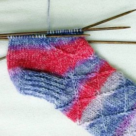 Návod na pletení ponožek na 5 jehlicích: 3. krok pata | NožkyDoPonožky