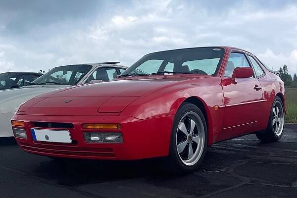Fuchs Wheels for Porsche 944 Red