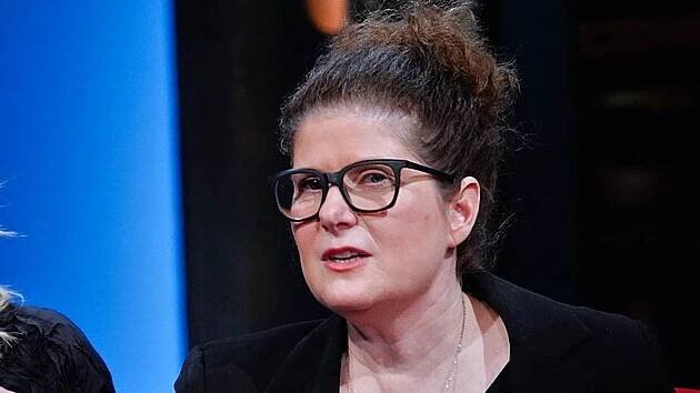 Alice Nellis přišla do Show Jana Krause s herečkou Janou Plodkovou, kterou obsadila do hlavní role seriálu Náhradníci.