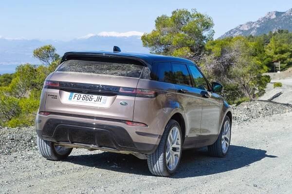 Recenze nového Range Roveru Evoque: Rozhodně to není auto „jen pro ženy“! Co umí a jaké má slabiny?