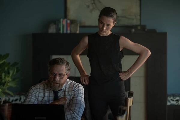 Monarch: Odkaz monster - Paralely a nitro - Z filmu - Joe Tippett, Elisa Lasowski