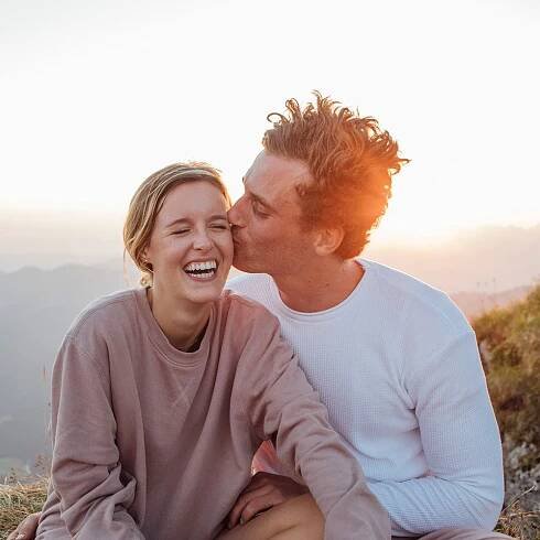 6 Ways to Make an Introvert-Extrovert Relationship Work