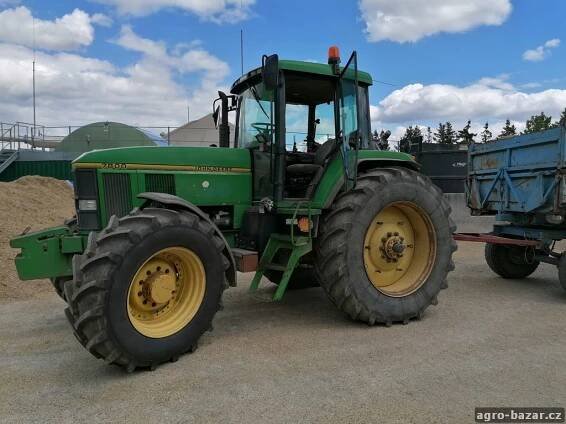 Traktor John Deere 7800