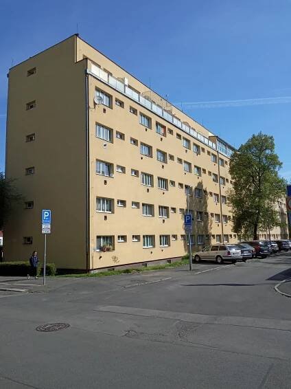 Soubor:Praha Liben Cihakova U skolicky 2 4.jpg – Wikipedie