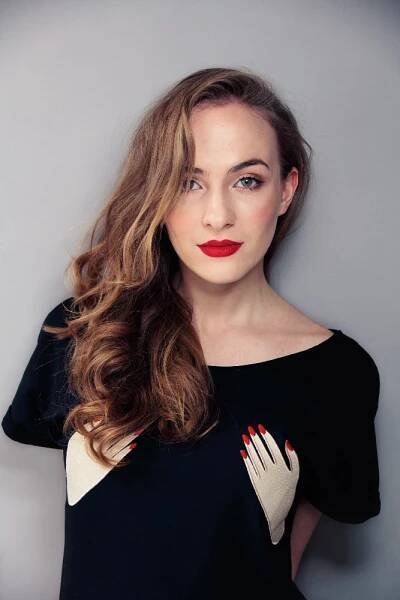Soubor:Elizaveta Maximová pro Marianne Magazine.jpg – Wikipedie