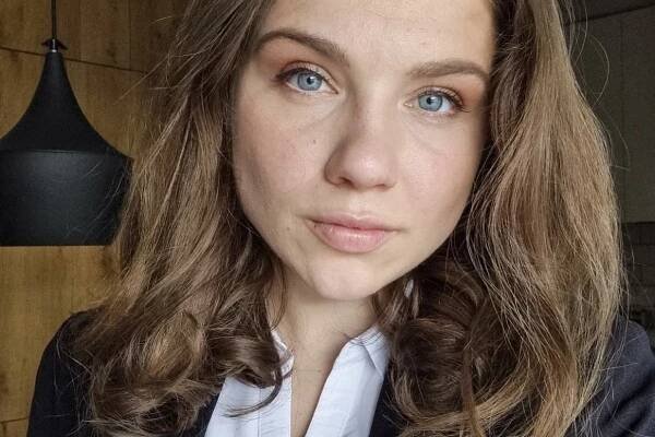 Herečka Lesana Krausková alias Alenka z Dunaja, vyzerá v súkromí úplne inak ako v seriáli: Spoznali by ste ju?