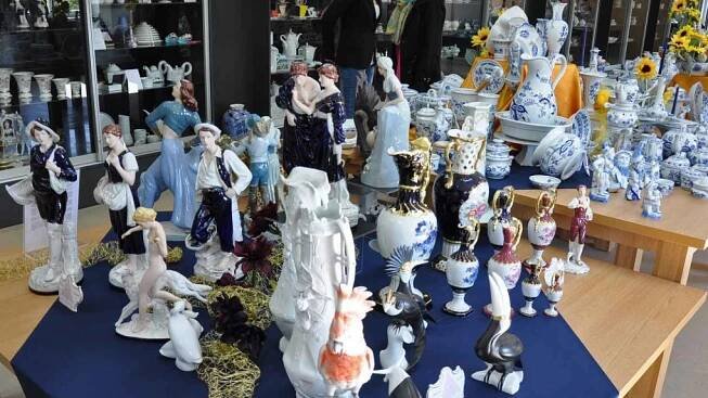OBRAZEM: Z chátrajícího kina v Dubí je dům porcelánu