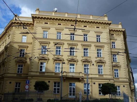 Soubor:Kounicův palác - Brandlova, Brno (2).JPG