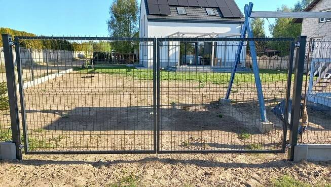 BRÁNA PLETIVOVÉ 120cm pozinkovaná PANELOVÁ dvě SLOUPKY dvoukřídlá 123cm Šířka výrobku 400 cm