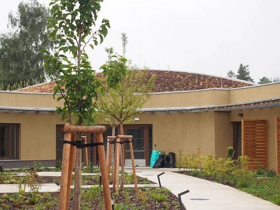 Diakonie otevřela Pomněnku. Tvar a barvy pomohou seniorům s demencí v orientaci