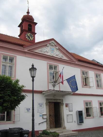 Týnec nad Labem - městský úřad foto 4
