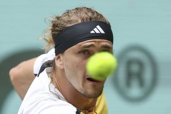 Zverev sa prebojoval do semifinále turnaja ATP v Halle