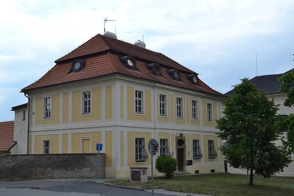 Soubor:Praha, Liboc, Fara.JPG – Wikipedie