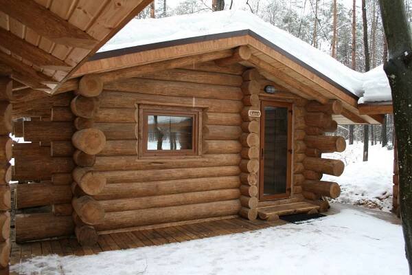 Srubové vany - stavba stěn z kulatiny