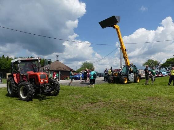 Zábrodské traktory 2019 - Oficiální stránky obce Zábrodí